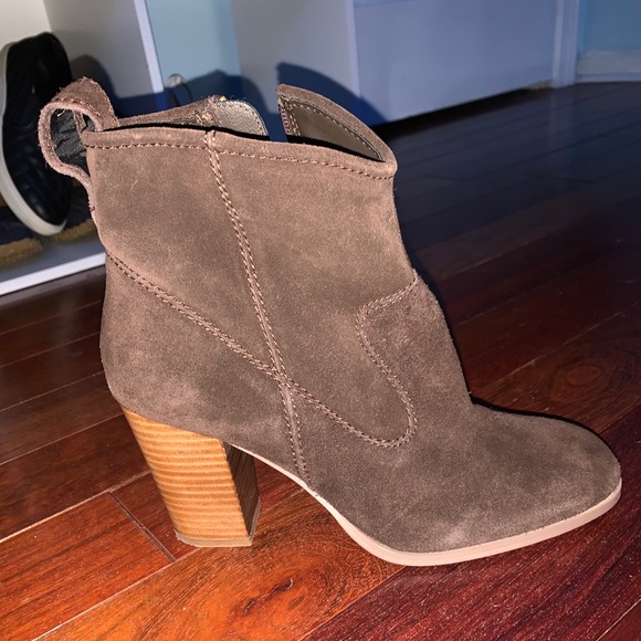 Steve Madden Shoes - brown leather booties